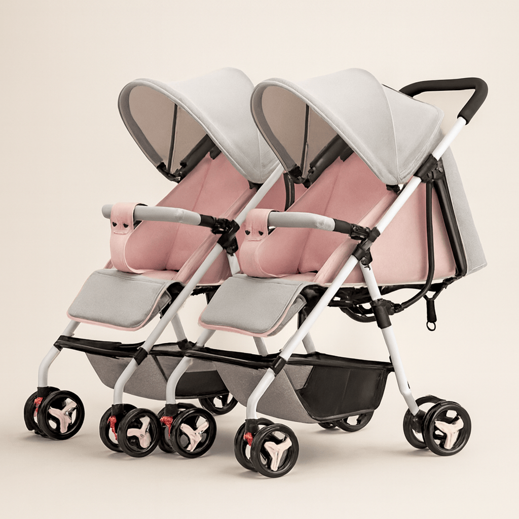 Poussette double compacte – conçue pour les familles avec deux enfants, cette poussette offre confort, sécurité et praticité au quotidien. Grâce à ses assises indépendantes, elle s’adapte aux besoins de chaque enfant, dès la naissance jusqu’à 4 ans.  Confort et sécurité pour vos enfants Chaque siège est équipé d’un canopy protecteur et d’un harnais de sécurité. Les assises réglables permettent une position assise ou allongée, idéale pour les siestes ou les moments de découverte. La structure robuste assure 